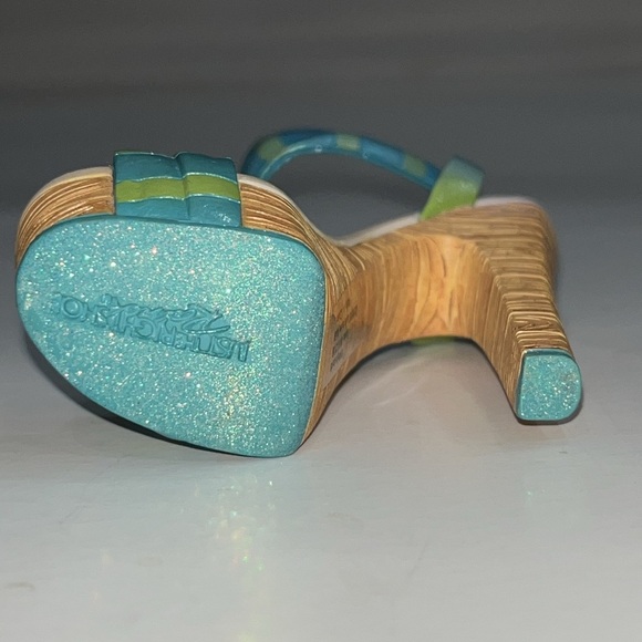 Just The Right Shoe by Raine Blue and Green Sandal - Picture 6 of 10